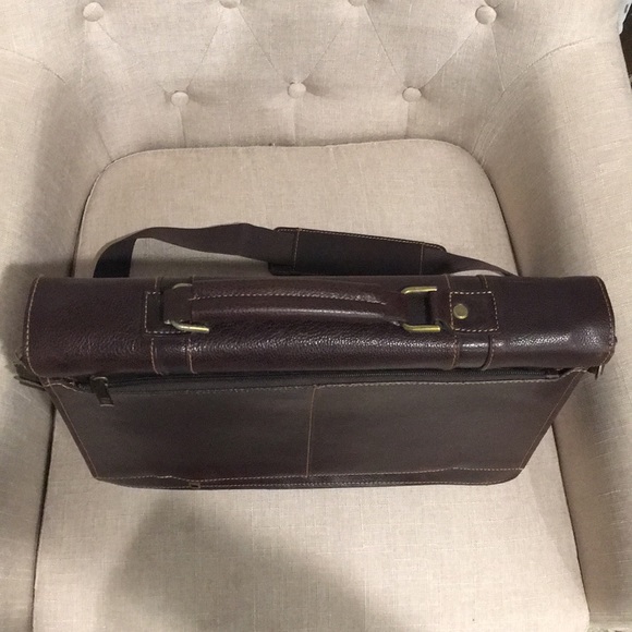 Wilson’s Leather Dark Rugged Expandable Briefcase - Picture 3 of 16